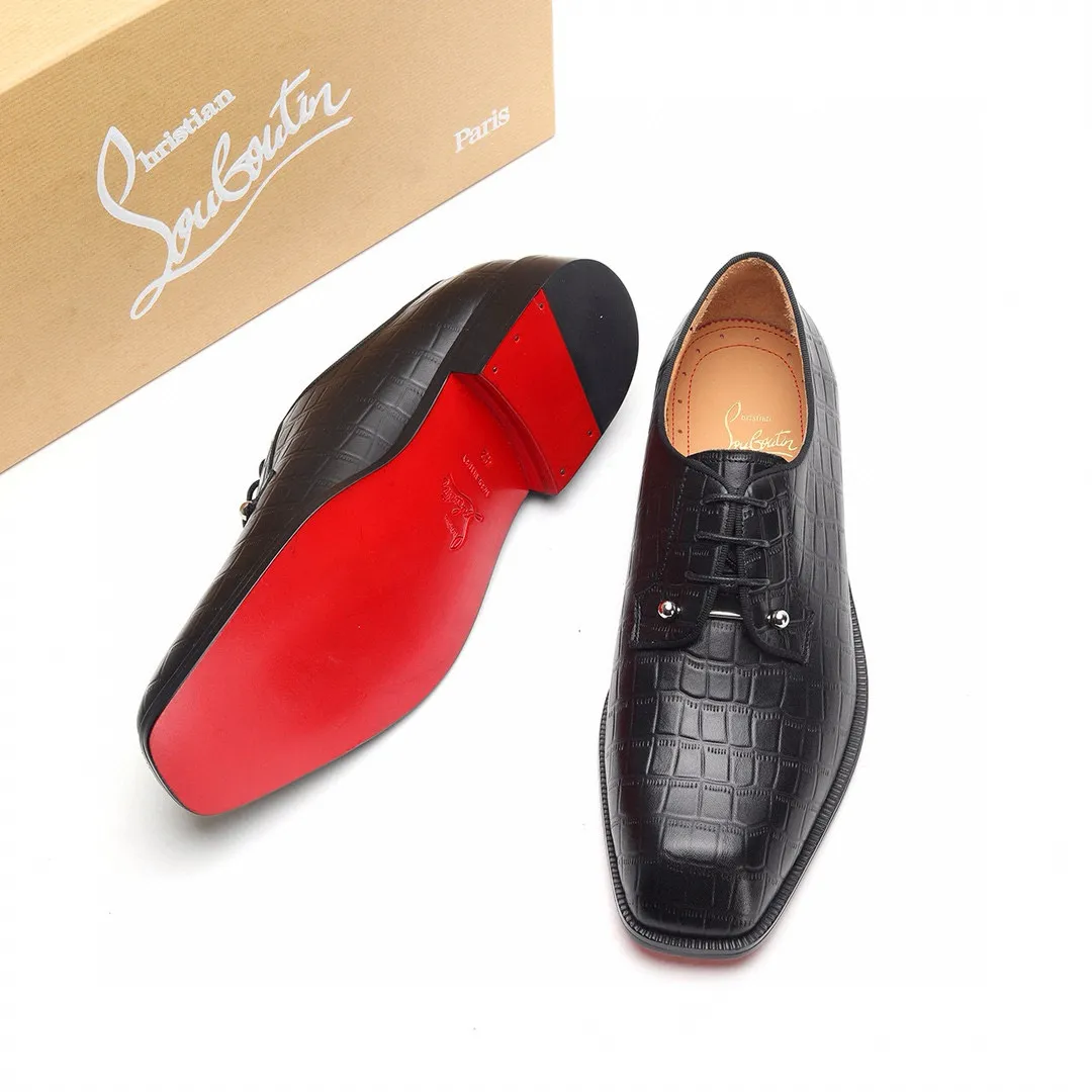 Batch 1,080 yuan 💰••New real shots••CL～High-end men’s 👔casual•loafers with red soles! ••🆑Genuine and top-quality goods from original orders ••✅💯 Purchase goods from top-quality original orders! Original imported patterned cowhide ➕Imported cowhide lining ➕Cowhide feet ➕Original leather outsole~🉑️Feel free to compare the authentic ones! Size: 38-44 (45.46.47 can be customized)